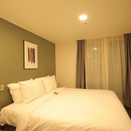 The Hotel Young Inn Сеул Экстерьер фото