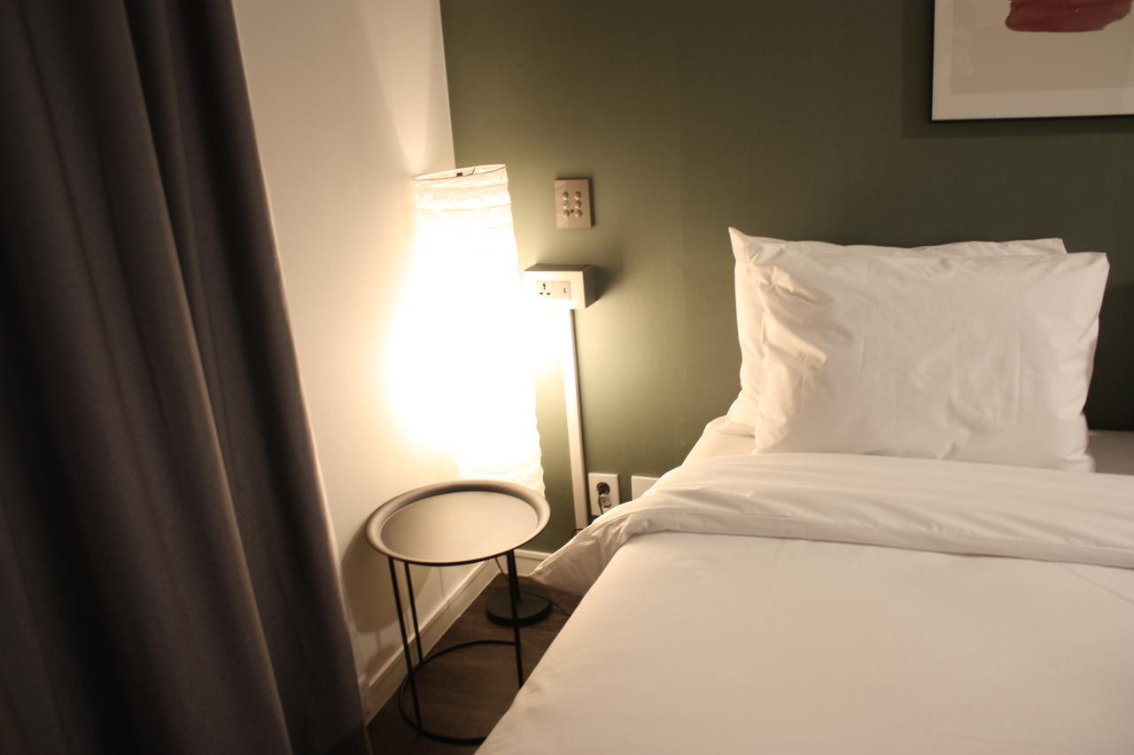 The Hotel Young Inn Сеул Экстерьер фото
