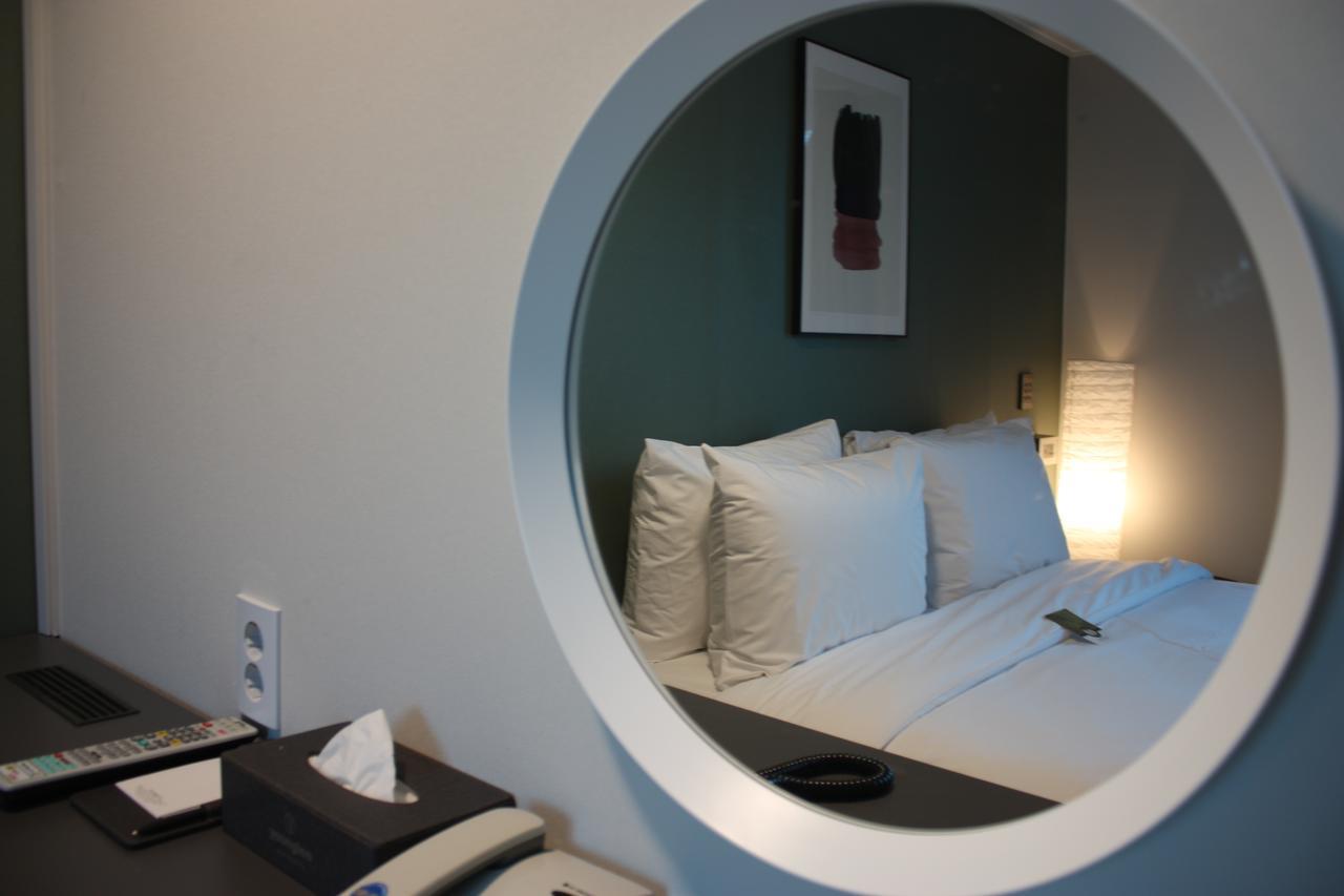 The Hotel Young Inn Сеул Экстерьер фото