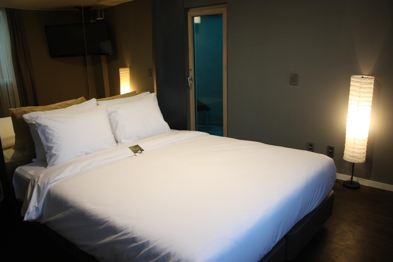 The Hotel Young Inn Сеул Экстерьер фото
